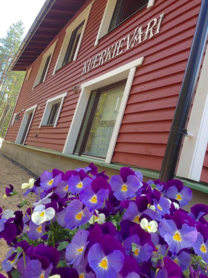 Kuerkievari Kuerhostel Akaslompolo Exterior photo